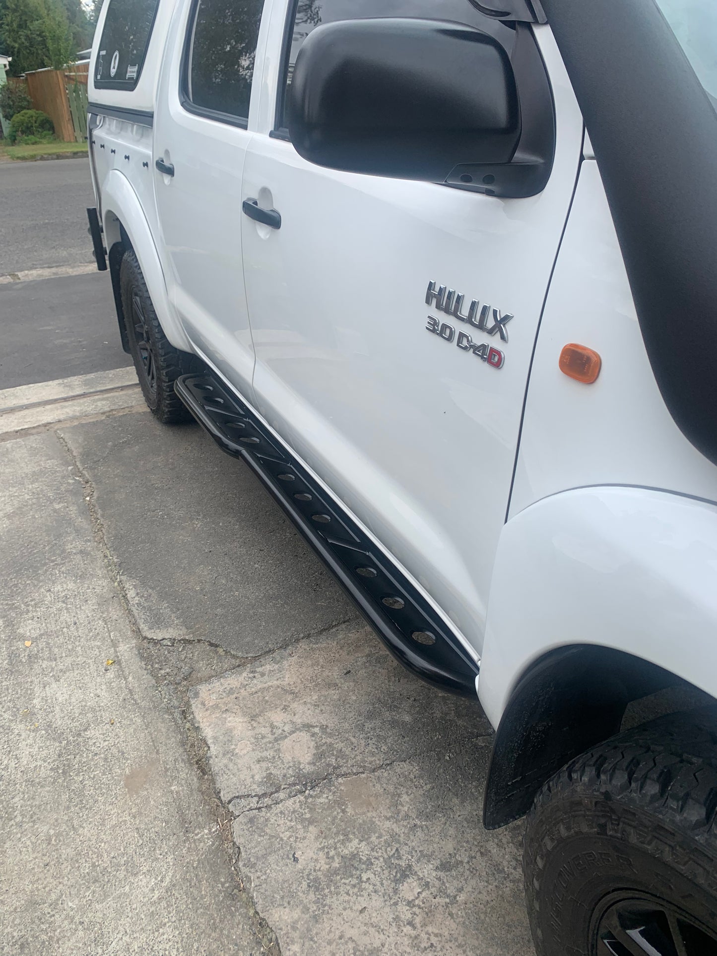 N70 Hilux (2005 - 2014) - Rock Sliders (Kick Out)