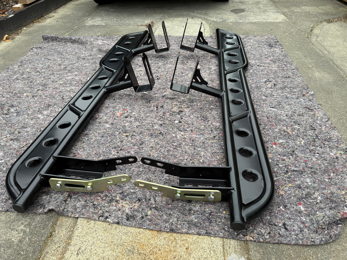 N80 Hilux (2015 - 2021) - Rock Sliders (Kick Out)