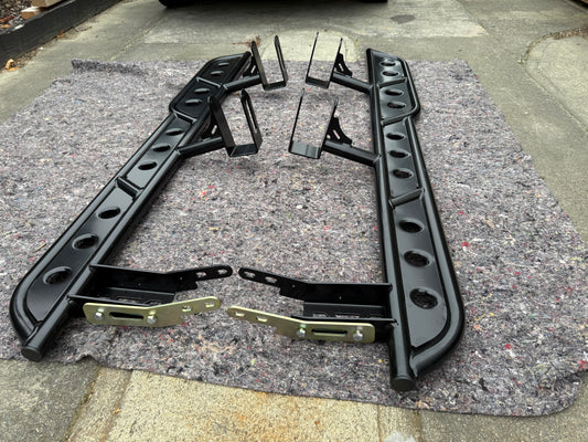 N80 Hilux (2015 - 2021) - Rock Sliders (Kick Out)