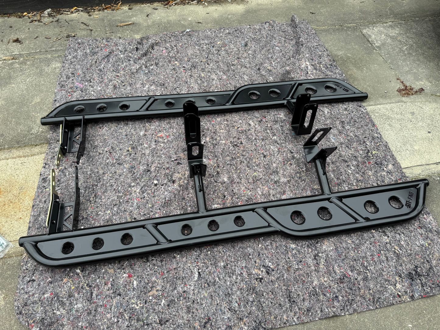 N80 Hilux (2015 - 2021) - Rock Sliders (Kick Out)