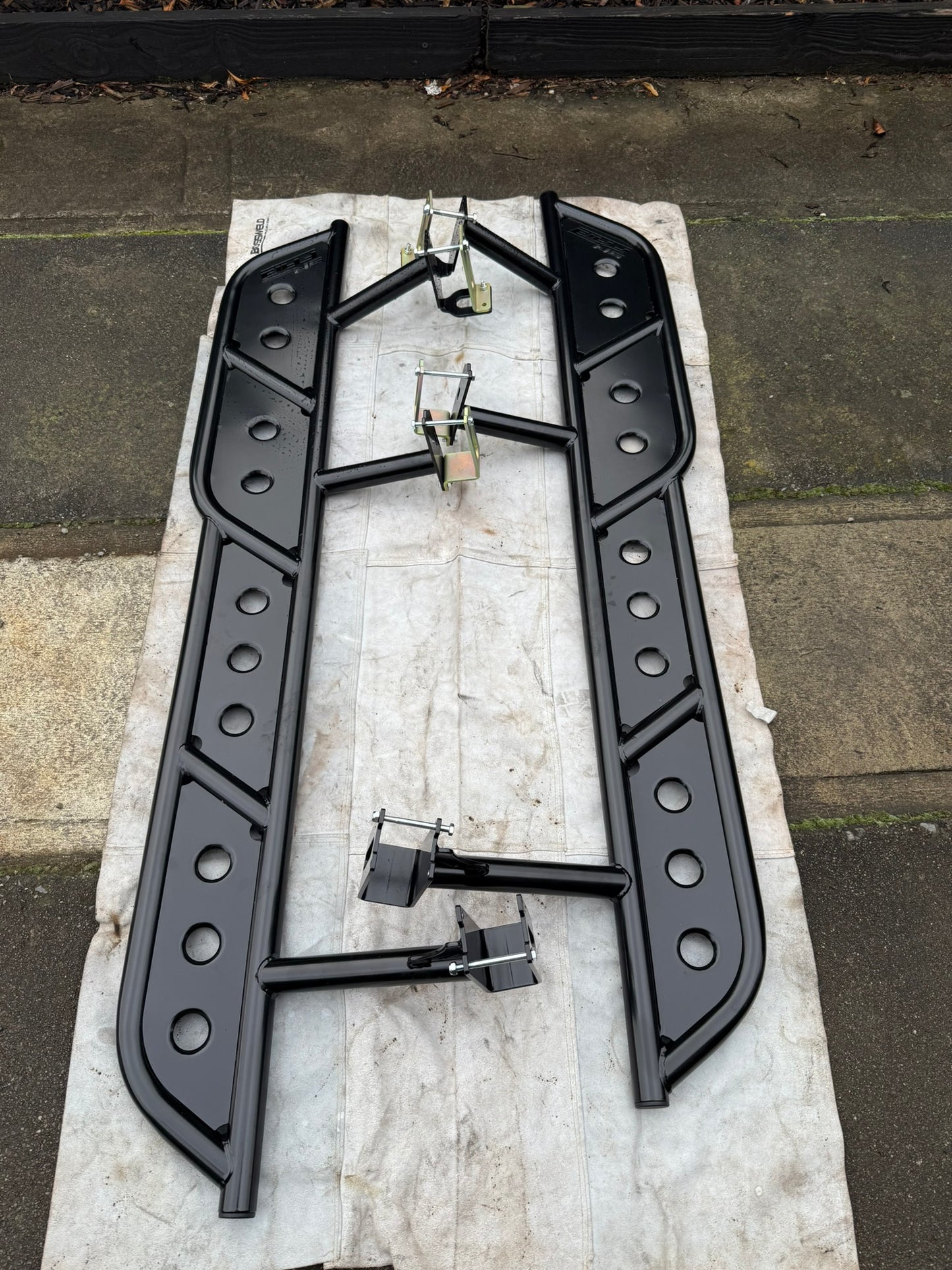 ISUZU Big Horn 2nd Gen Rock sliders