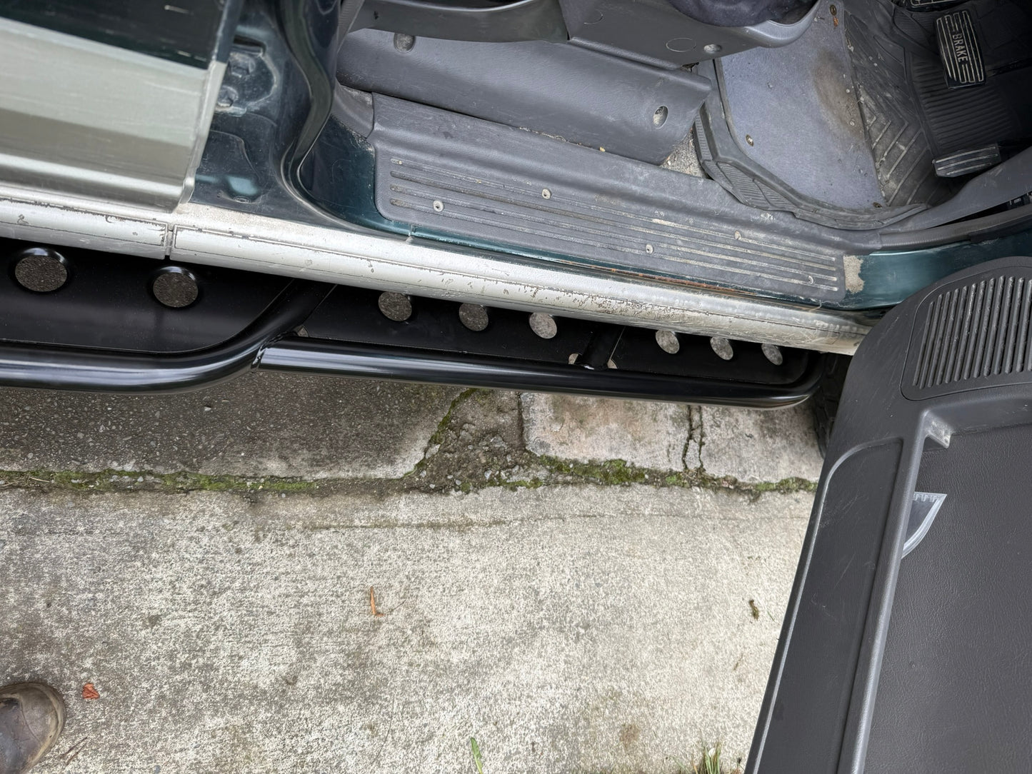 ISUZU Big Horn 2nd Gen Rock sliders