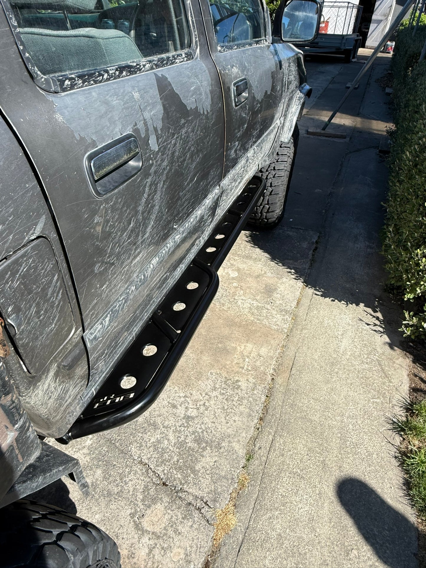 LN106 Dual Cab - Rock Silders