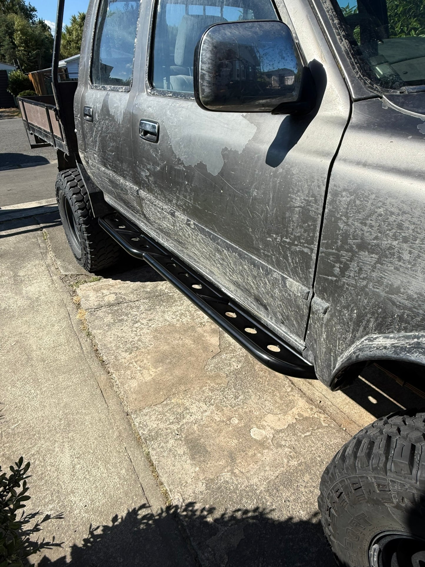 LN106 Dual Cab - Rock Silders