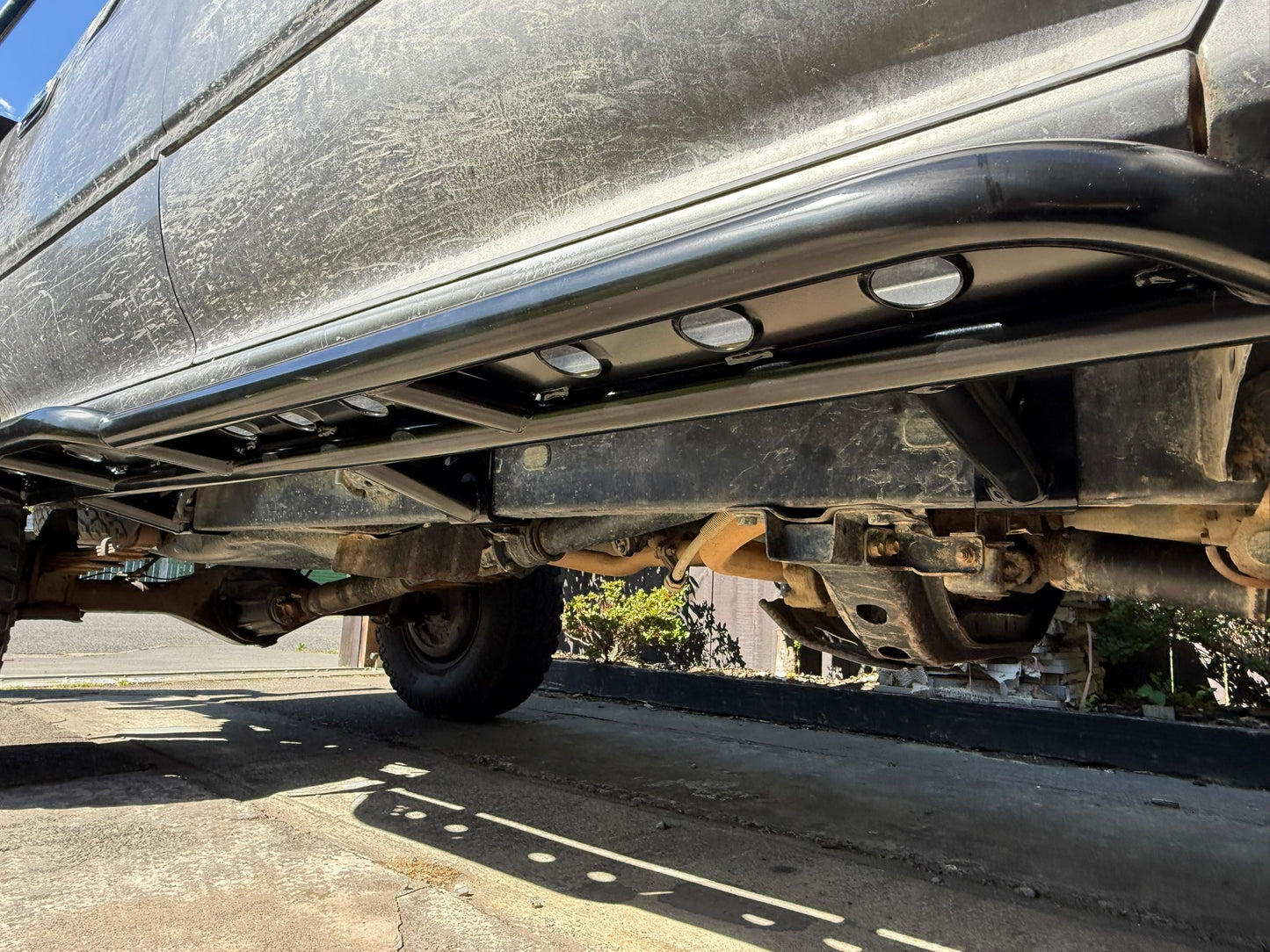 LN106 Dual Cab - Rock Silders